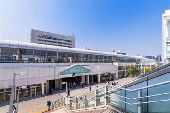 逗子駅から横浜駅へ：電車での行き方と時間の目安を押さえる